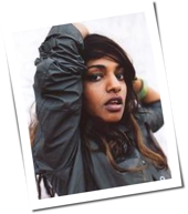 M.I.A. wittert Verrat: 