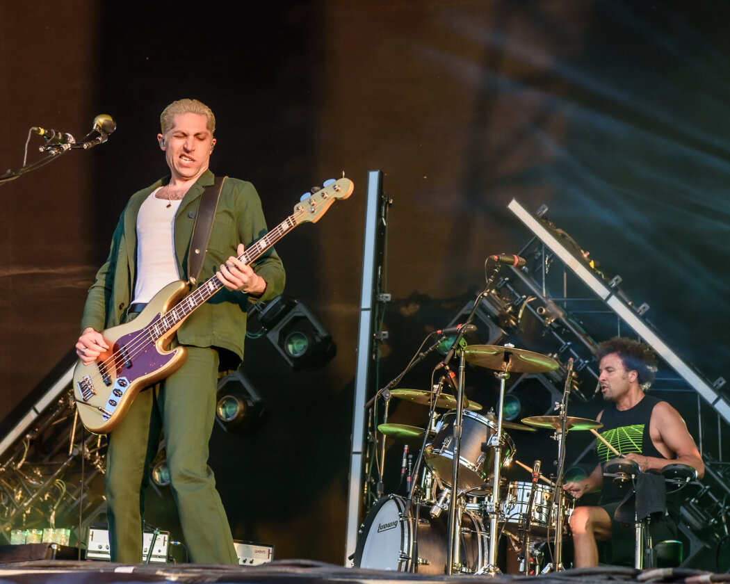 Queens Of The Stone Age – Comeback mit neuem Album  "In Times New Roman...": Josh Homme und Band haben Bock! – Michael und Jon.