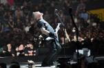 Ein intimer und intensiver Auftritt vor 15.000 Zuschauern., Stuttgart Schleyerhalle 2018 | © laut.de (Fotograf: Giuliano Benassi)